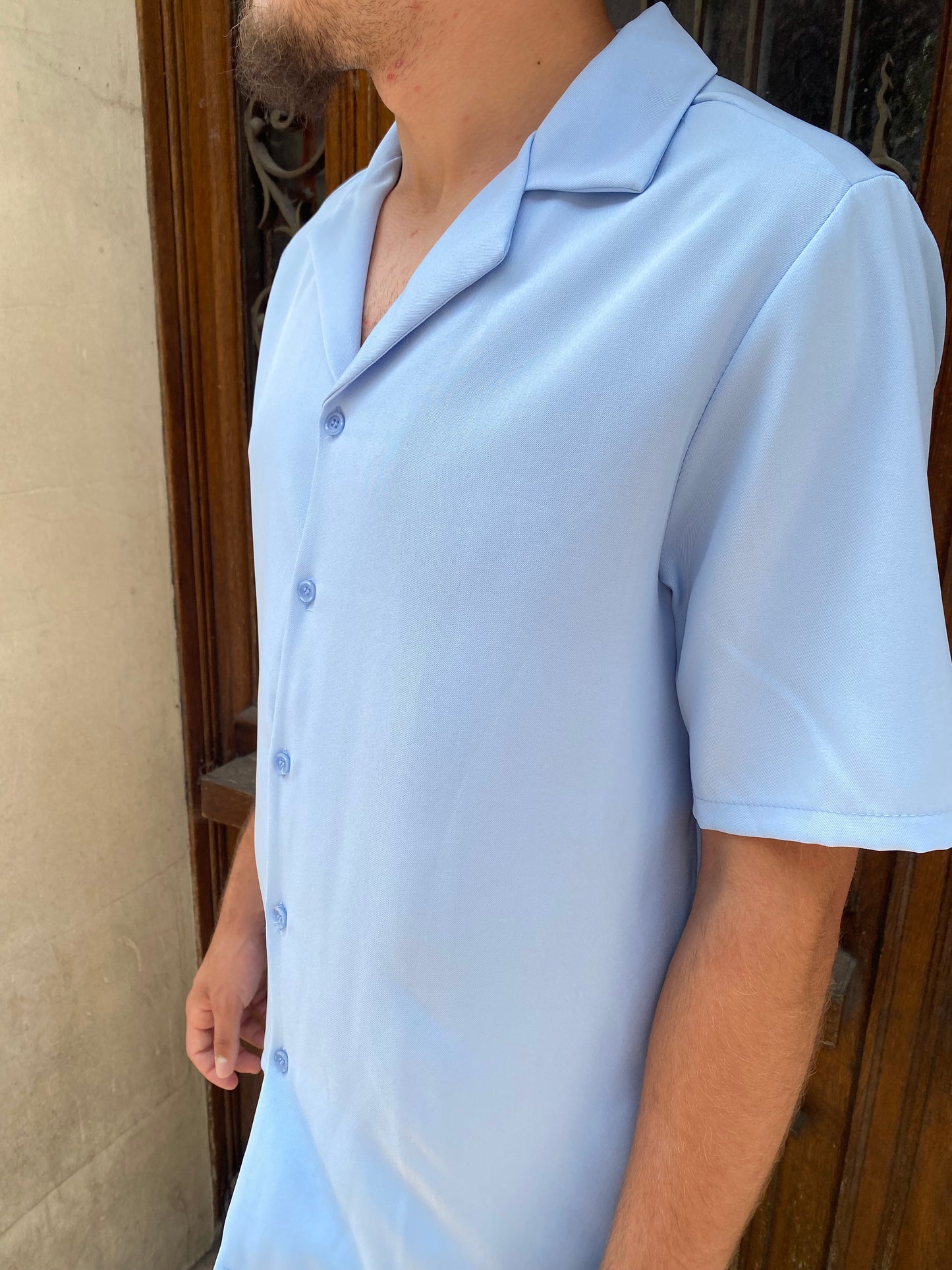 Ensemble bleu clair