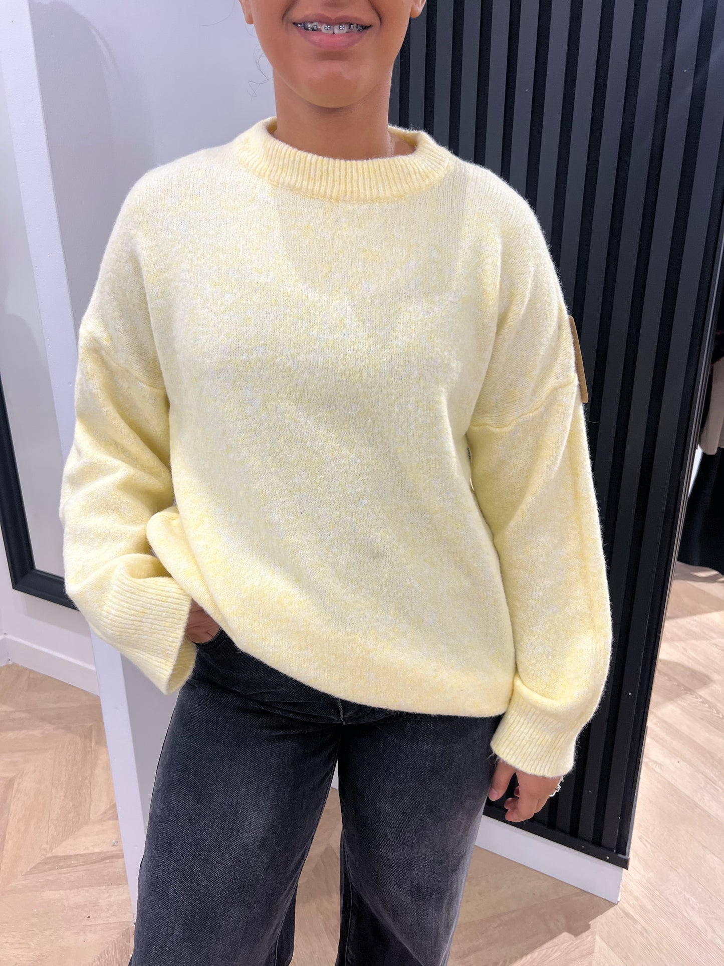 Pull en laine jaune