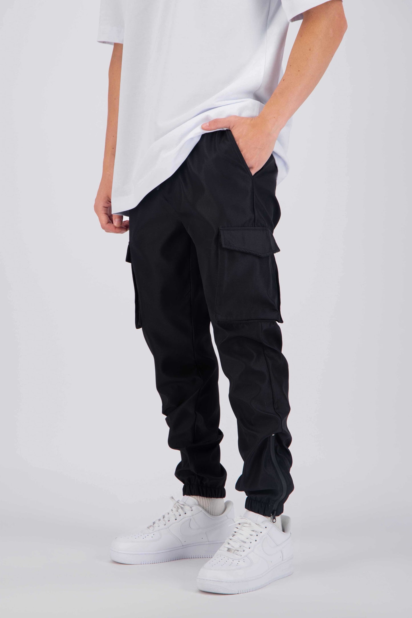 Cargo full black